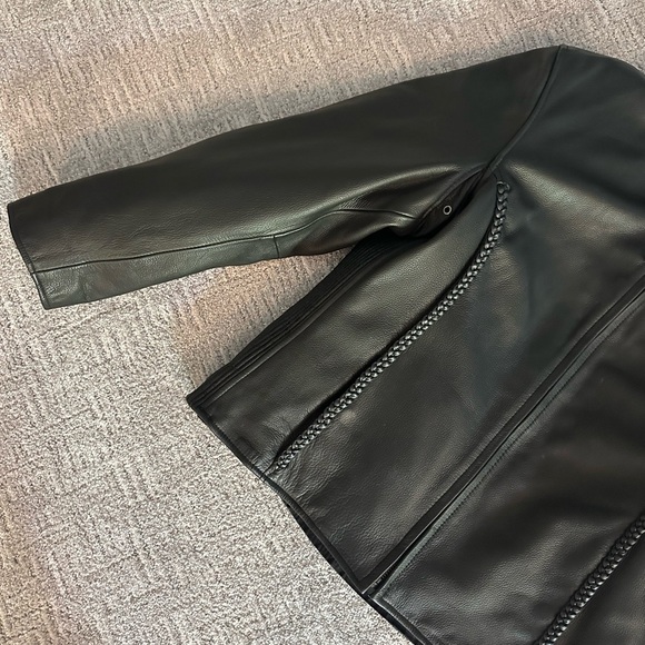 First Classic Leather Gear Women's Black Leather Jacket - Picture 5 of 16